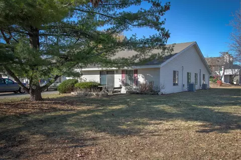 3845 Heather Dr, Eagan, MN 55122 photo 2