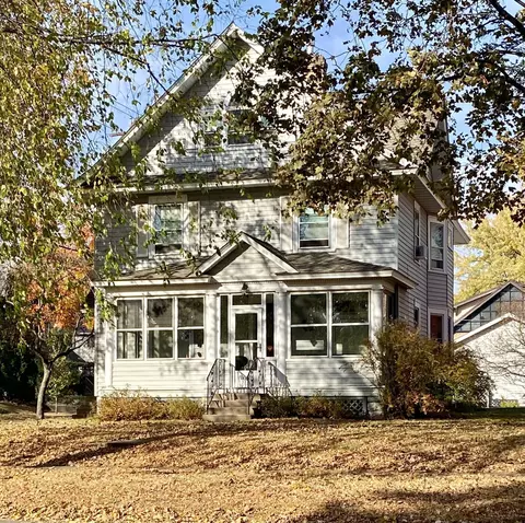 1697 Minnehaha Ave W, Saint Paul, MN 55104