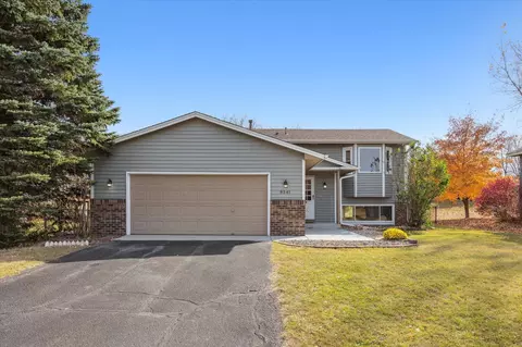 8541 Chanhassen Hills Dr S, Chanhassen, MN 55317