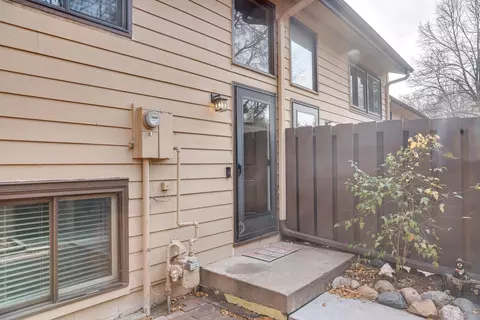 370 W Eagle Lake Dr, Maple Grove, MN 55369