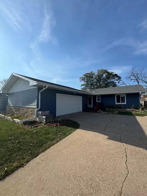 845 38th Ave, Winona, MN 55987