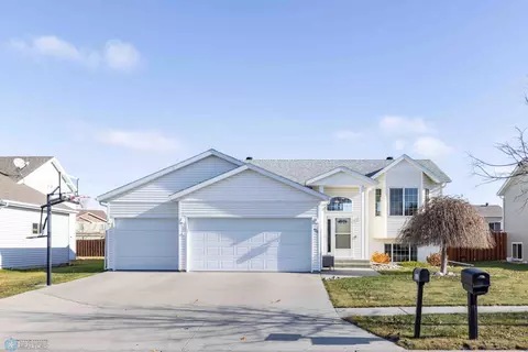 4212 18th St S, Moorhead, MN 56560