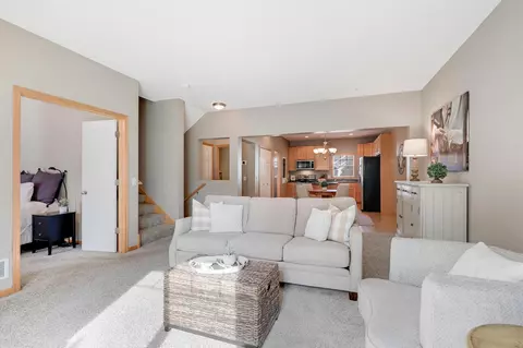 5005 Everest Ln N, Plymouth, MN 55446