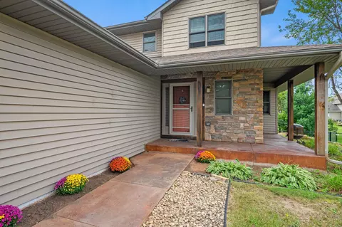 1646 Covey Dr, River Falls, WI 54022