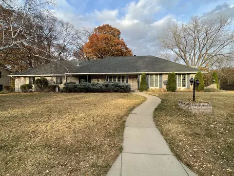 308 Brandywine Dr, Burnsville, MN 55337