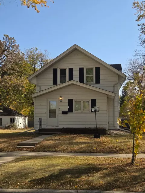 308 E 8th St, Morris, MN 56267 photo 2
