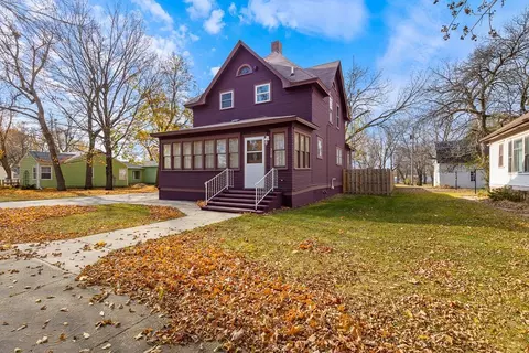 310 S Lake St, Hendricks, MN 56136