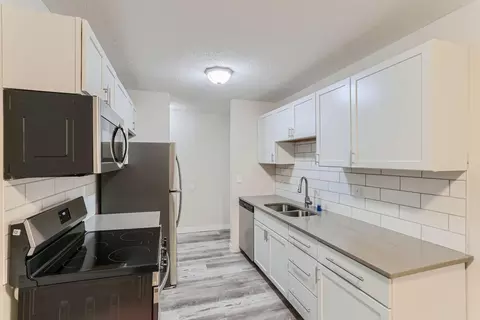 401 E Burnsville Pkwy #205, Burnsville, MN 55337