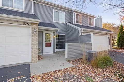 575 Mission Hills Way W, Chanhassen, MN 55317