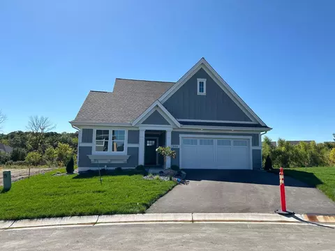 9194 Mills Dr, Chanhassen, MN 55317