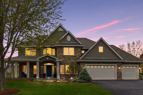 3049 Fairway Dr, Chaska, MN 55318