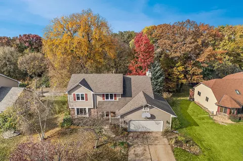 1011 Oday St S, Maplewood, MN 55119