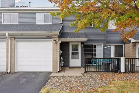 1830 Donegal Dr #9, Woodbury, MN 55125