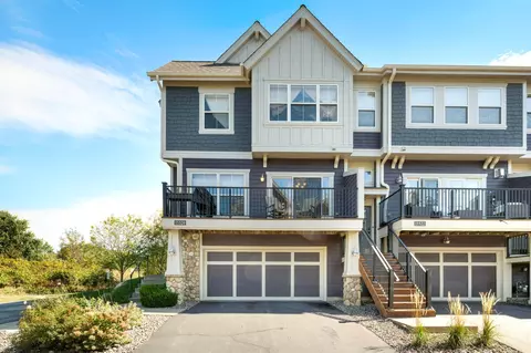 15520 Eagle Shore Dr #1207, Apple Valley, MN 55124