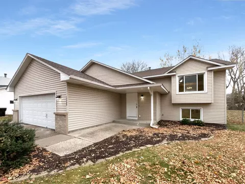 10485 Crane St NW, Coon Rapids, MN 55433