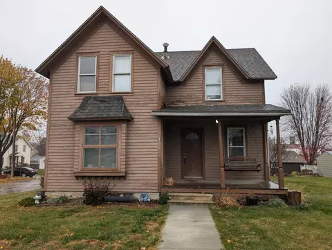 112 4th St SW, Pine Island, MN 55963