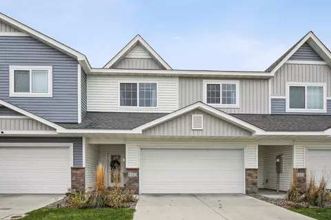 8453 Gateway Cir, Monticello, MN 55362