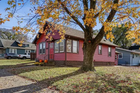 227 12th St NW, Faribault, MN 55021