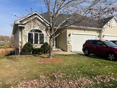 4262 Priorwood St SE, Prior Lake, MN 55372