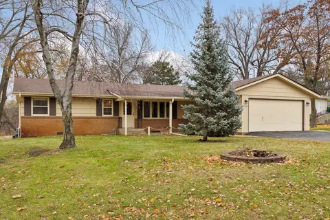 2512 W 93rd St, Bloomington, MN 55431