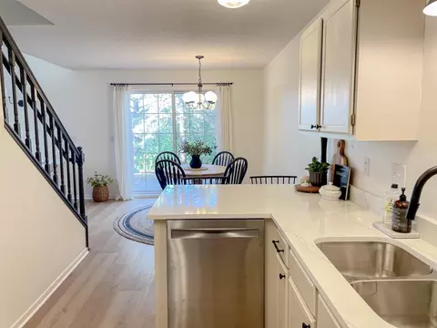 1966 Glenfield Ct #39, Eagan, MN 55122 photo 13