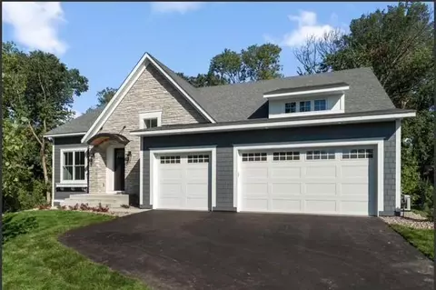 11104 Johnson Rdg, Eden Prairie, MN 55347