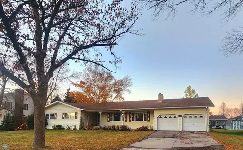 807 Pleasant Dr, Ada, MN 56510