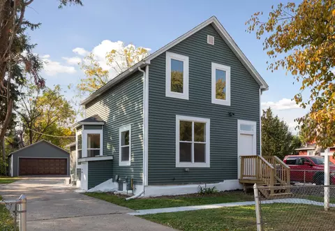 112 Geranium Ave E, Saint Paul, MN 55117