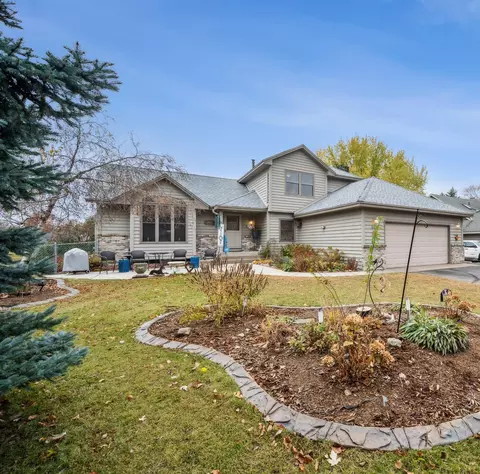 16025 Inglewood Dr, Lakeville, MN 55044