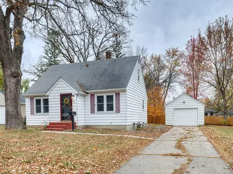 677 5th Ave SW, Hutchinson, MN 55350