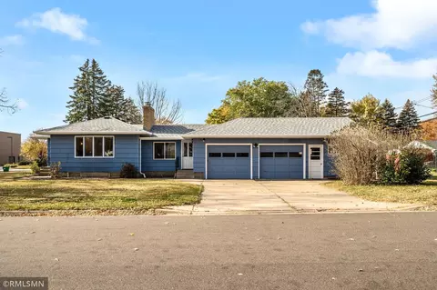 983 Grandview Ave W, Roseville, MN 55113