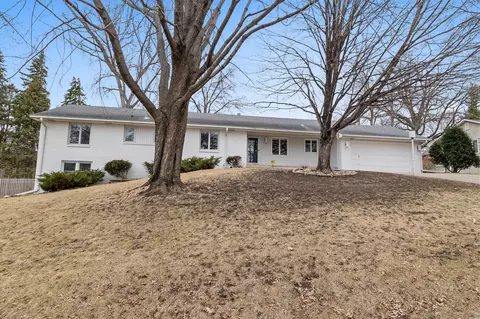 6008 Saxony Rd, Edina, MN 55436