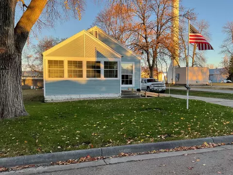 3025 3rd St, Lake Park, MN 56554