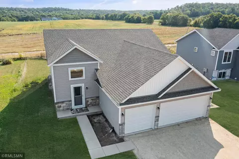 2125 Violet Ln, Faribault, MN 55021 photo 2