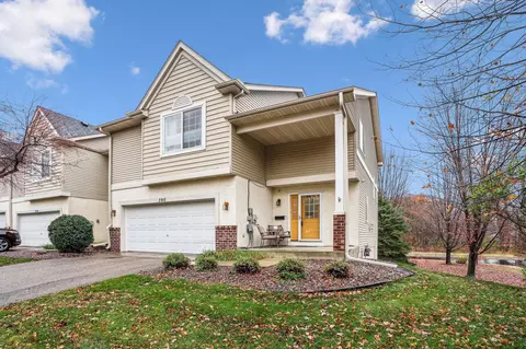 390 Brickyard Dr, Chaska, MN 55318