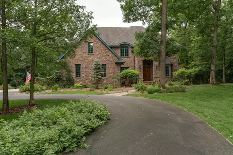 880 Weatherhill Woods Ln SW, Rochester, MN 55902
