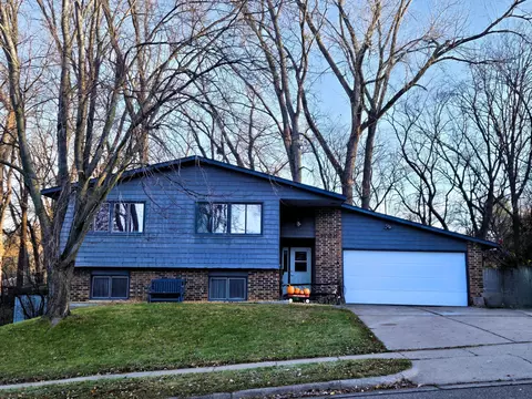 1728 Woodland Dr, Red Wing, MN 55066 1 photo - Movoto