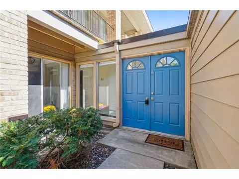 6301 Colony Way #1B, Edina, MN 55435