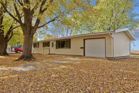 758 Summit Dr, Fairmont, MN 56031