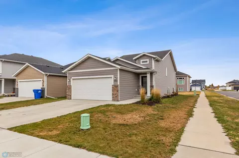 1503 S 67th Ave S, Fargo, ND 58104