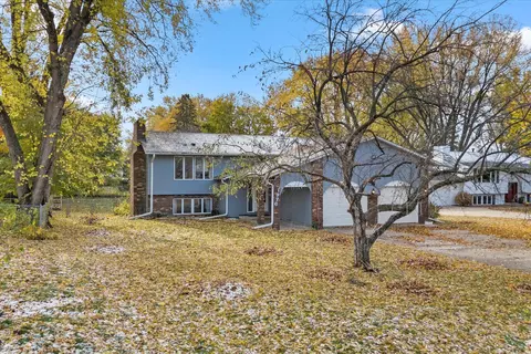 1976 Edgewater Ave, Arden Hills, MN 55112