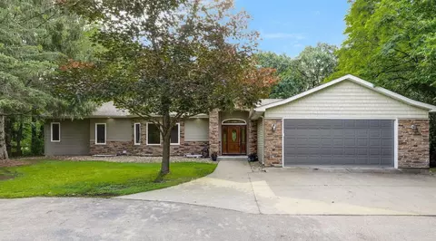 10323 Thomas Ave S, Bloomington, MN 55431