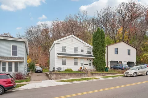 424 3rd St, Hudson, WI 54016