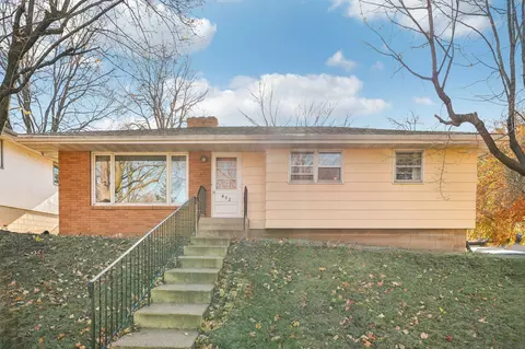 402 Montana Ave E, Saint Paul, MN 55130