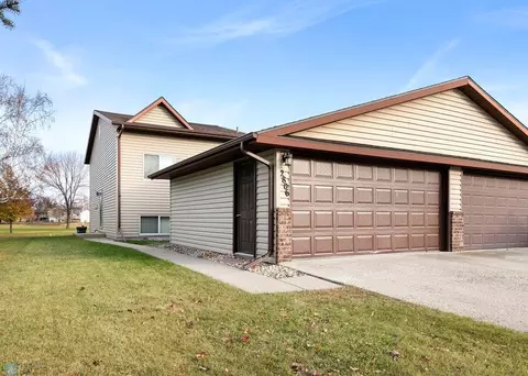 2806 26th Street Cir S, Moorhead, MN 56560