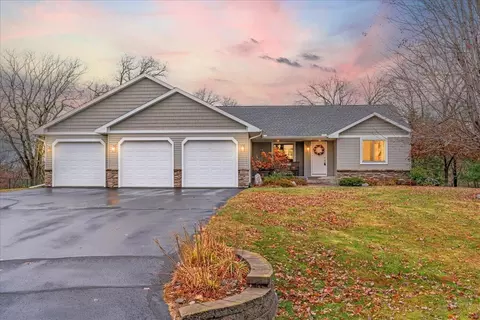 1201 Peninsula Rd, New Richmond, WI 54017