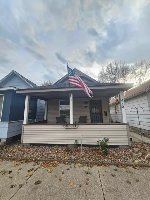 619 E 3rd St, Winona, MN 55987