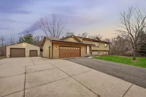 20160 Poppy St NW, Oak Grove, MN 55303
