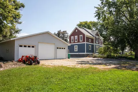 202 Pine St, Lyle, MN 55953