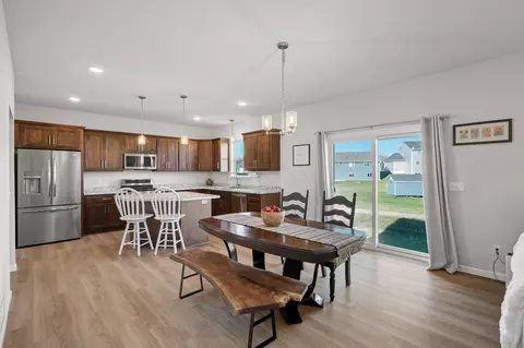 514 Winkler Trl N, Cologne, MN 55322